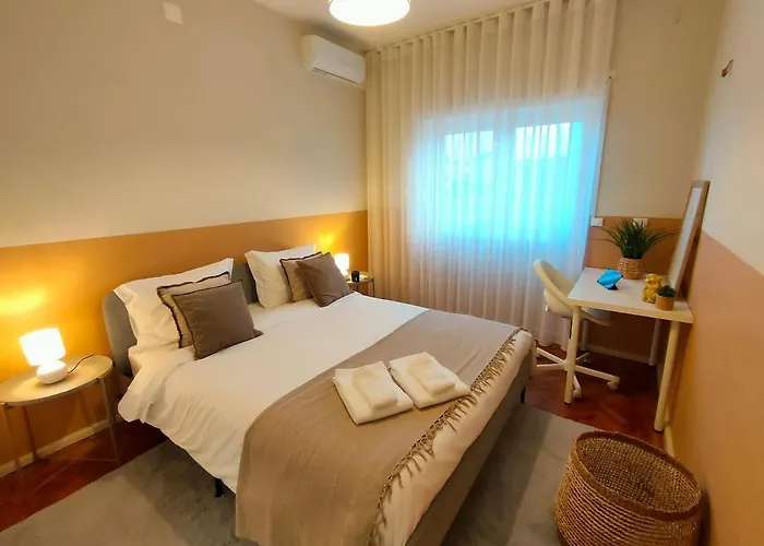 Lovely In Center * Leiria